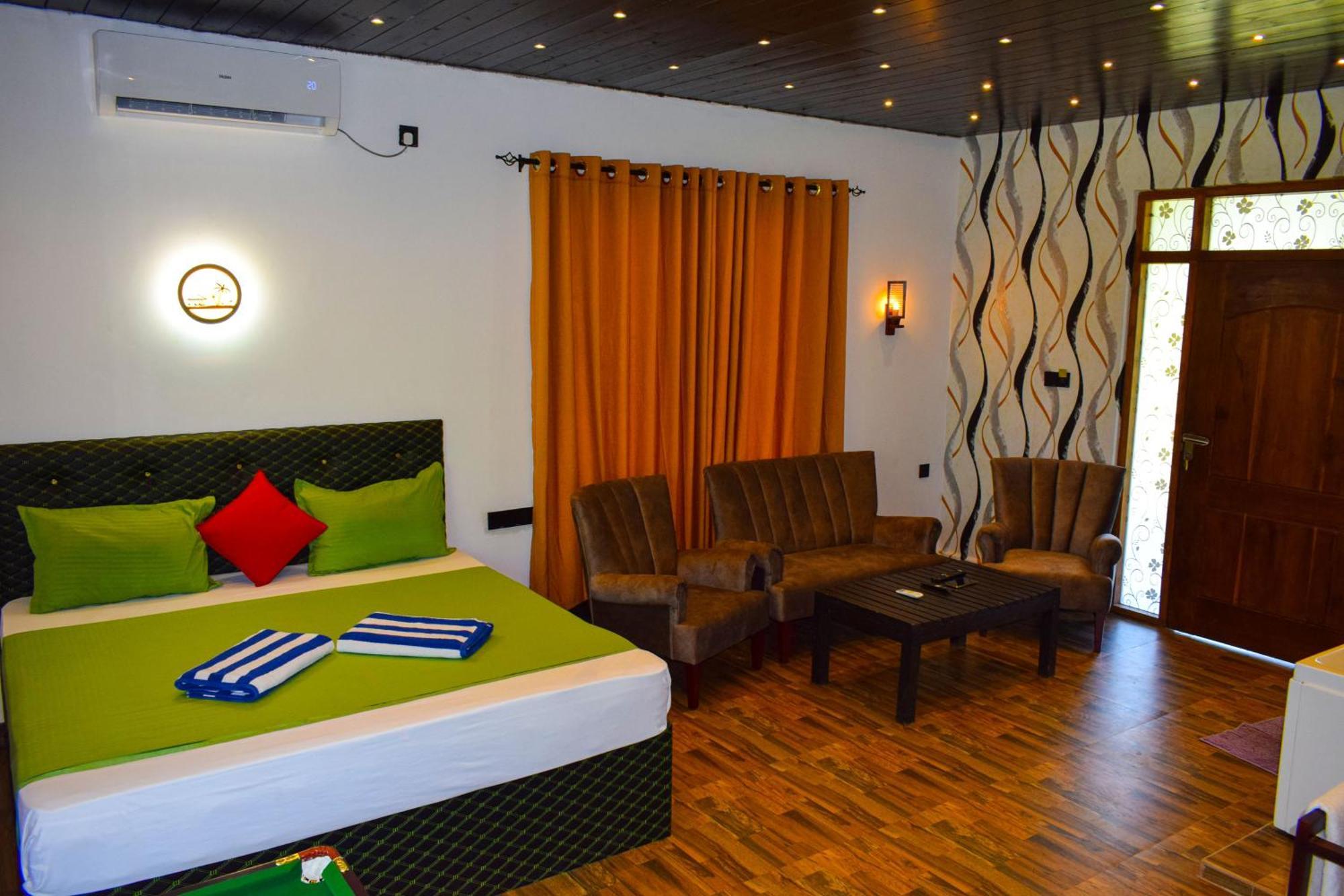 Hotel Green Garden Тринкомали Экстерьер фото