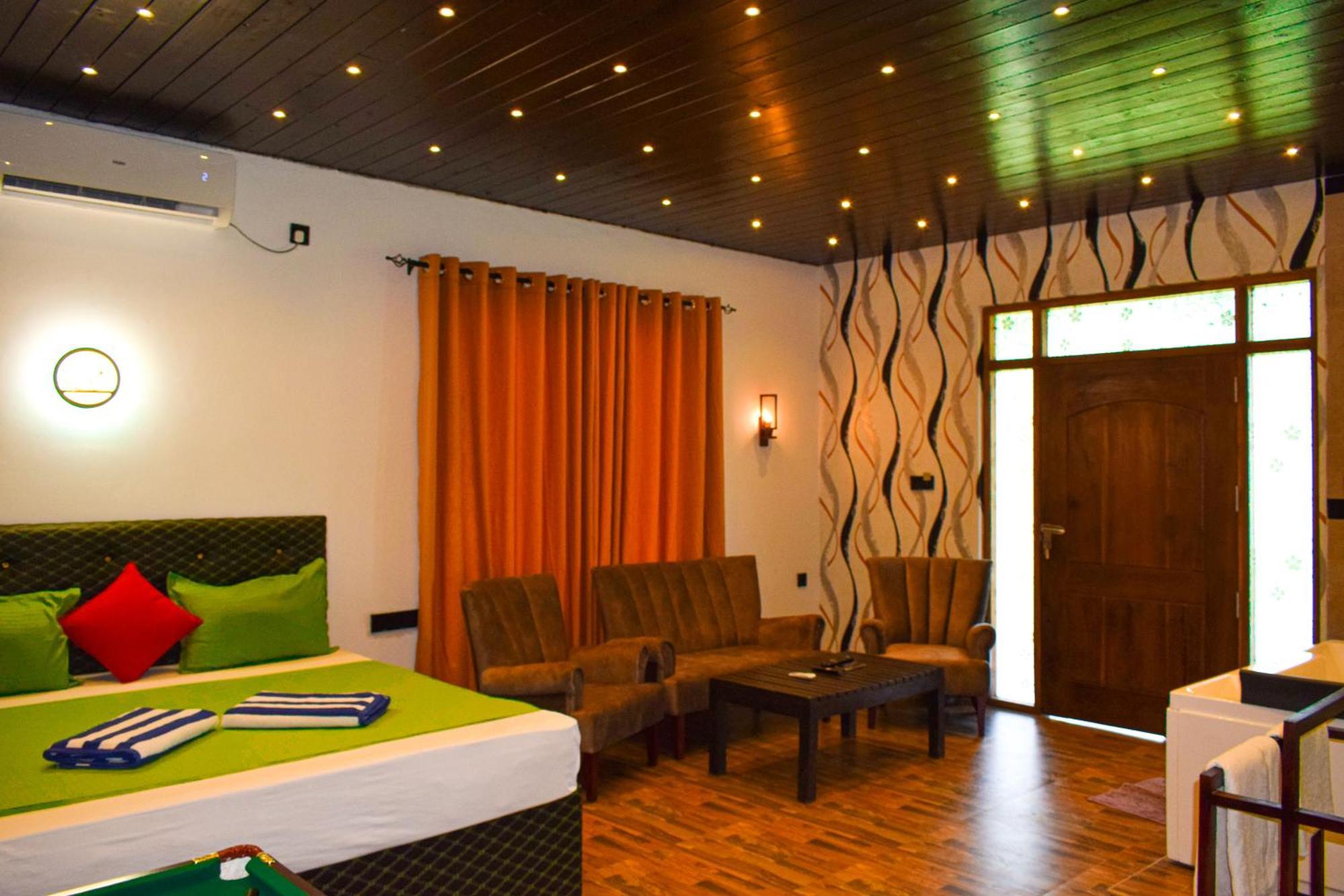 Hotel Green Garden Тринкомали Экстерьер фото