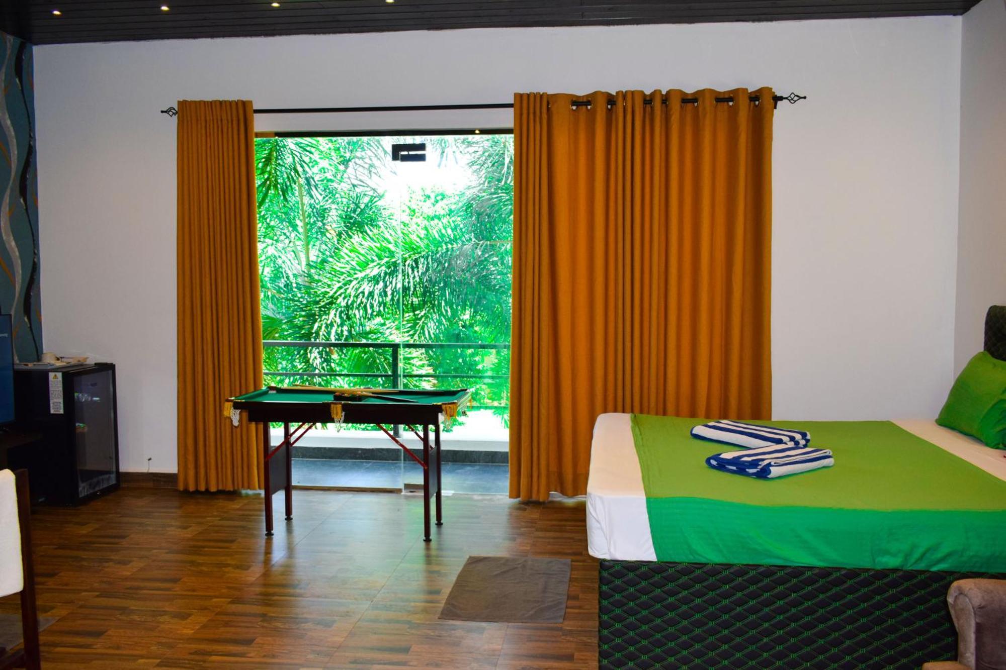Hotel Green Garden Тринкомали Экстерьер фото