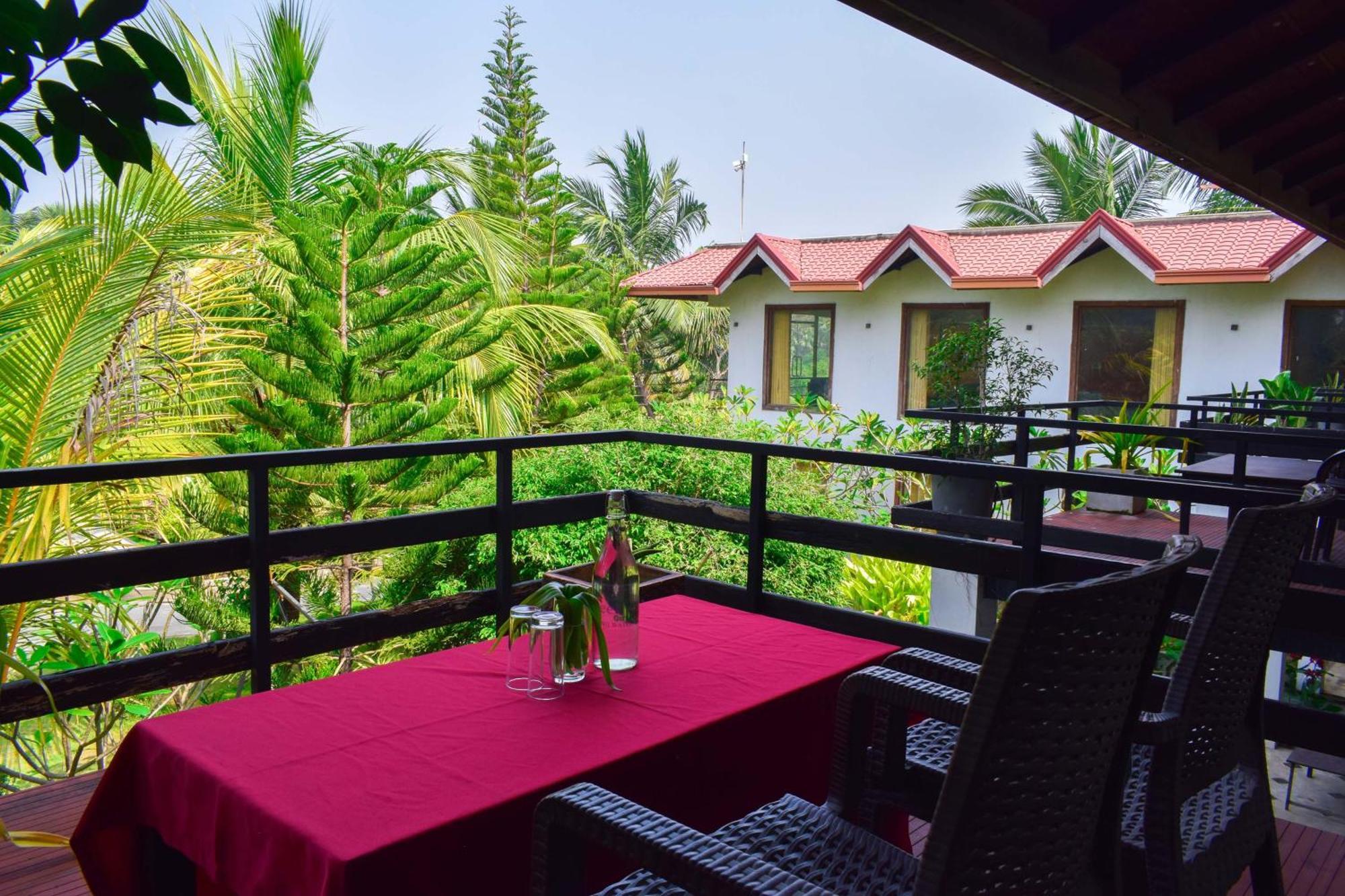 Hotel Green Garden Тринкомали Экстерьер фото